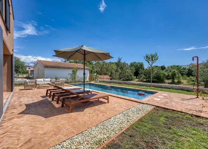 Gostinjska kuća Atrio 4*